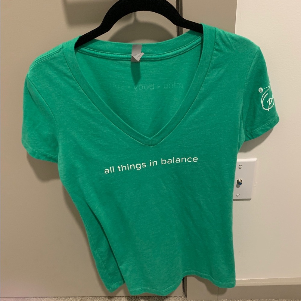 Oprah “All Things in Balance” tee, L, fitted